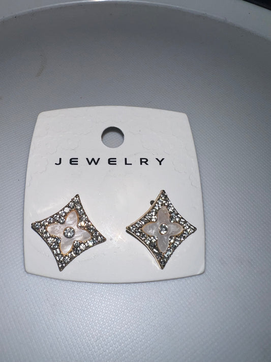 Clover Diamond Shape Earrings