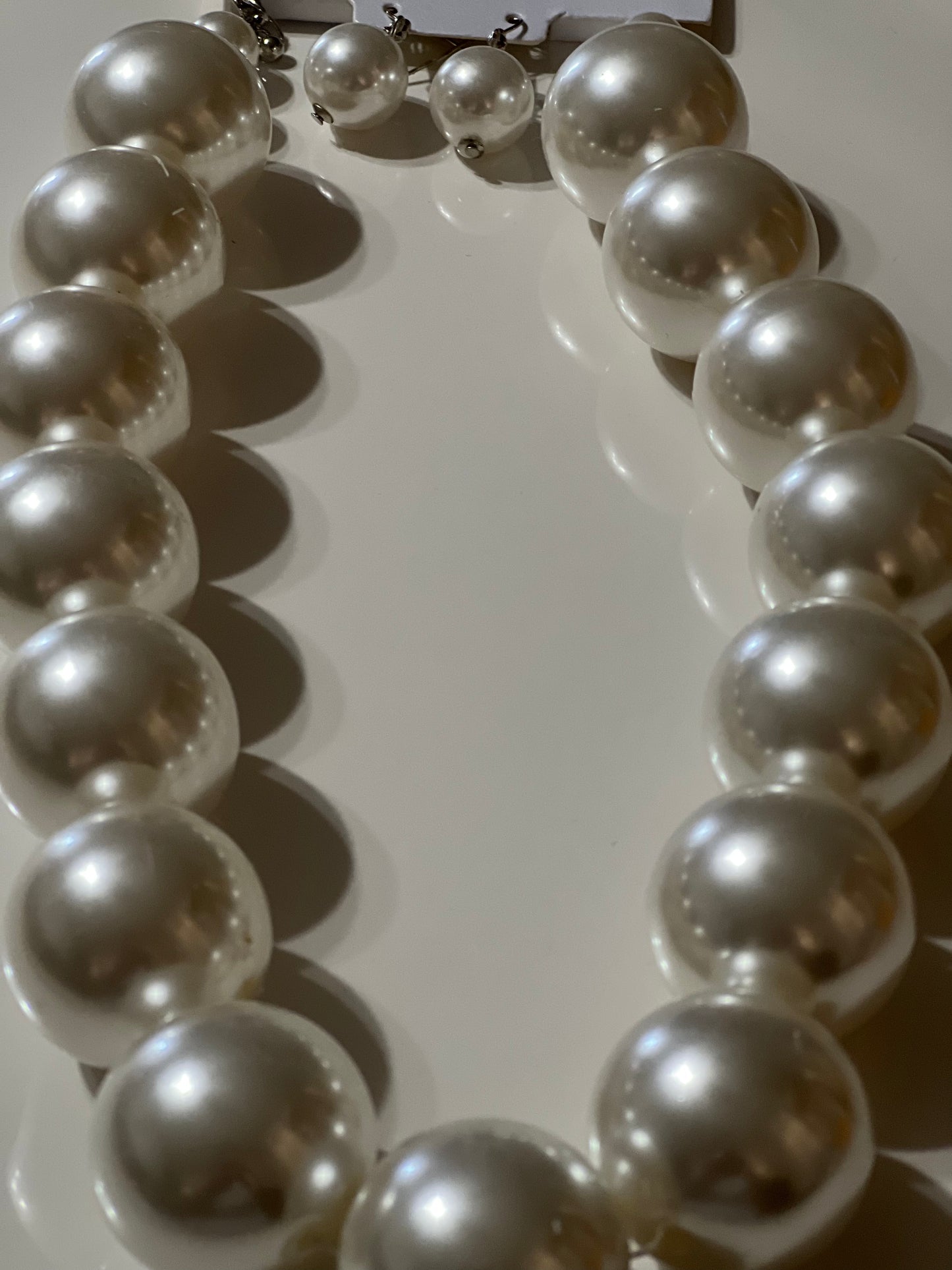 “Wanda” White Jumbo Pearl Necklace