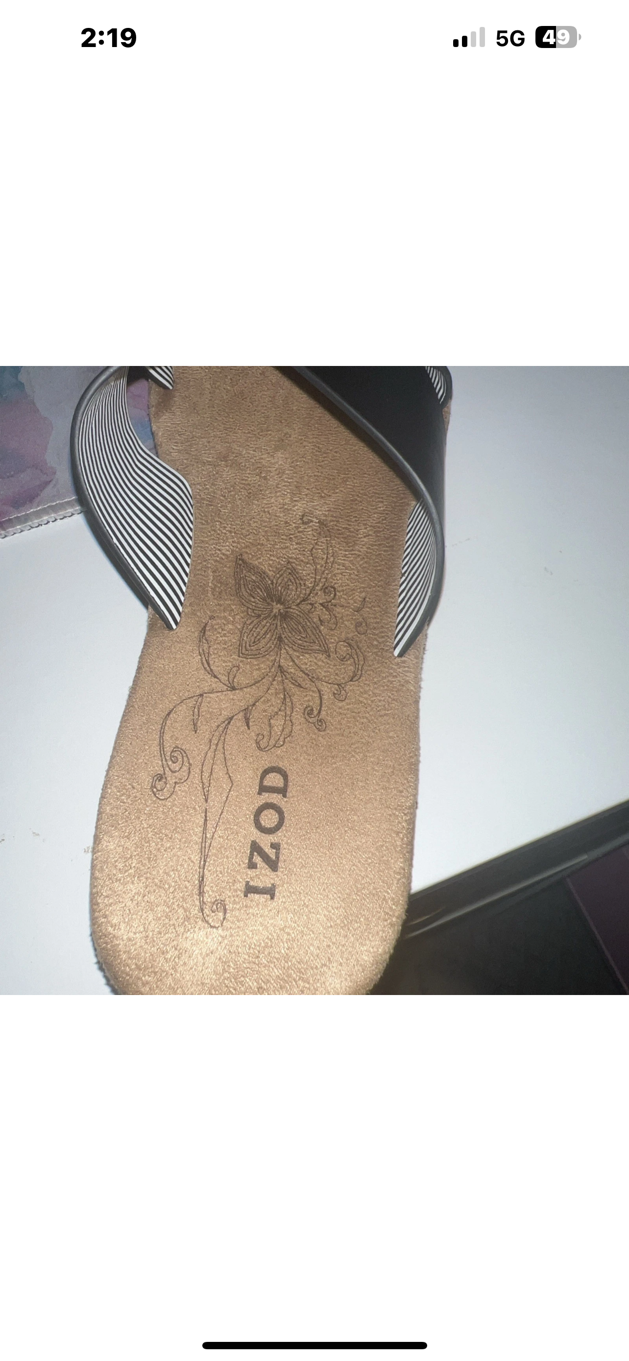 Izod Slippers Size 8