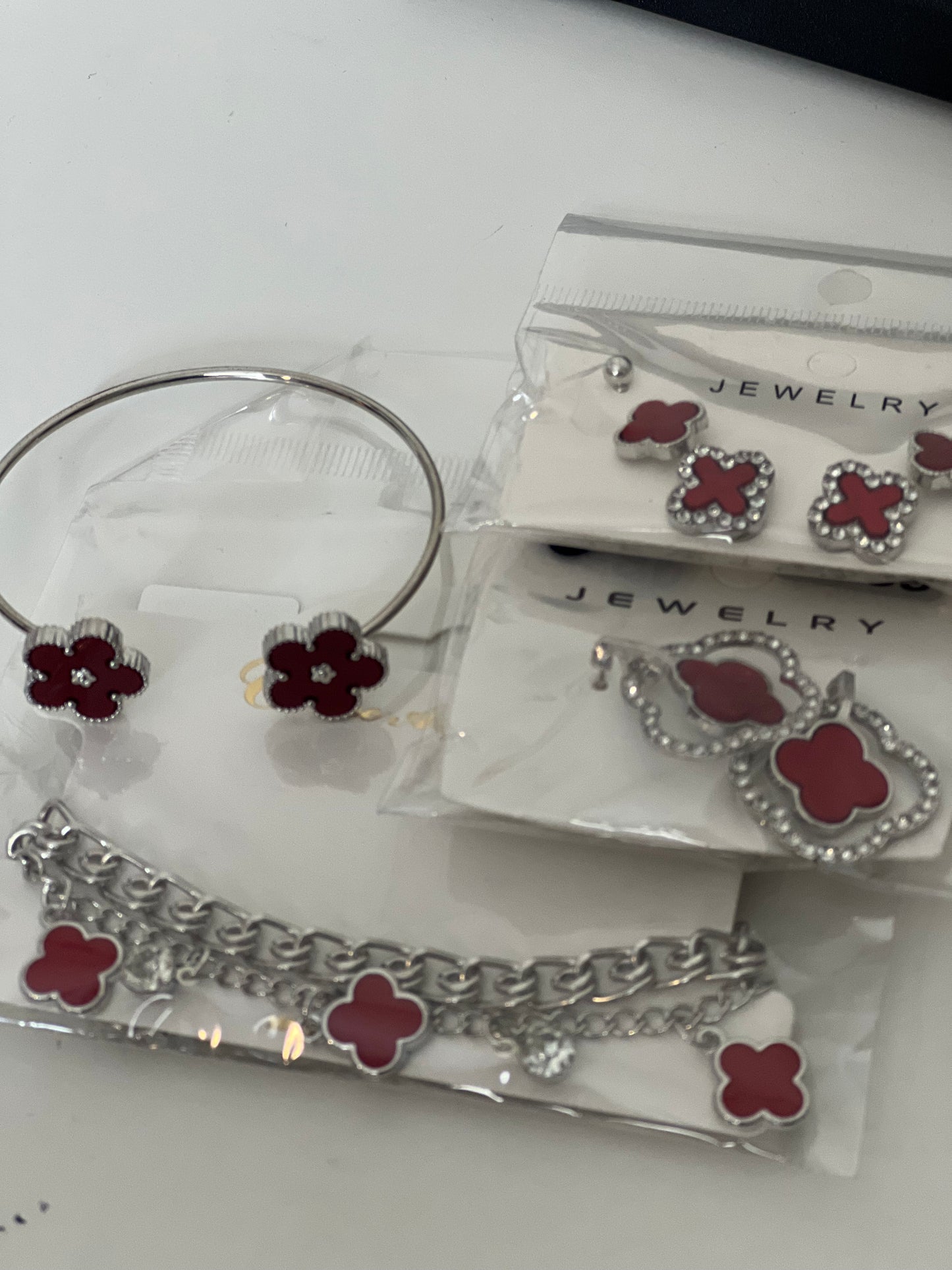 Red n Silver 4 Piece Clover Set