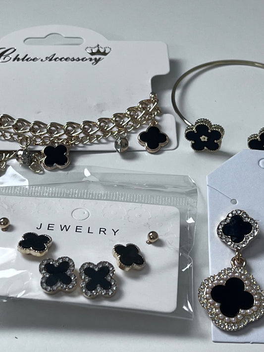 Black & Gold Five Piece Clover Set
